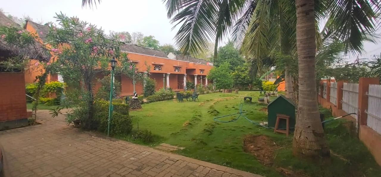 Chettinadu Mansion - An Authentic Heritage Palace Country house