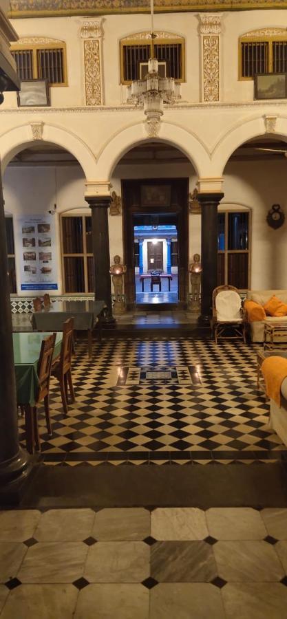 Country house Chettinadu Mansion - An Authentic Heritage Palace